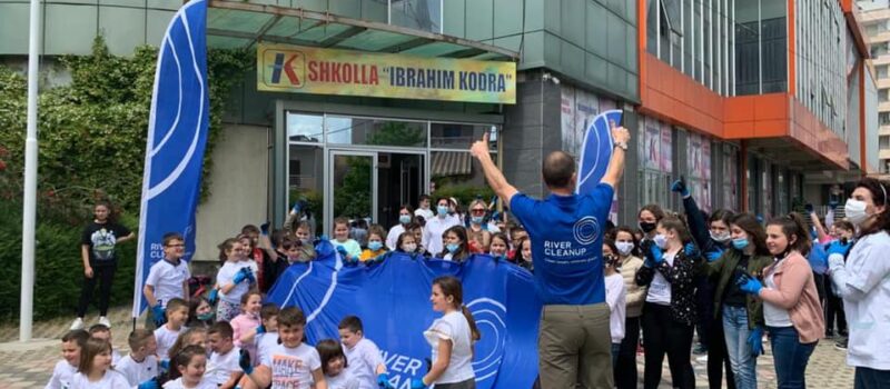 Lëvizja ndërkombëtare “River Clean Up”